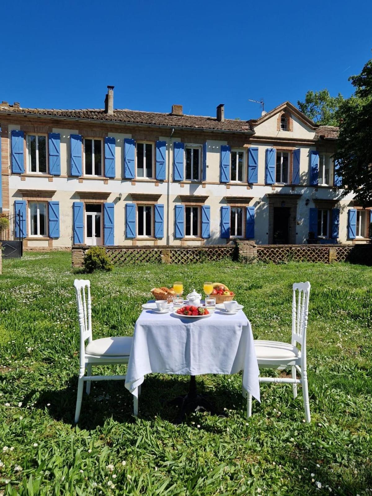 Отель Le Manoir De Lisle Экстерьер фото