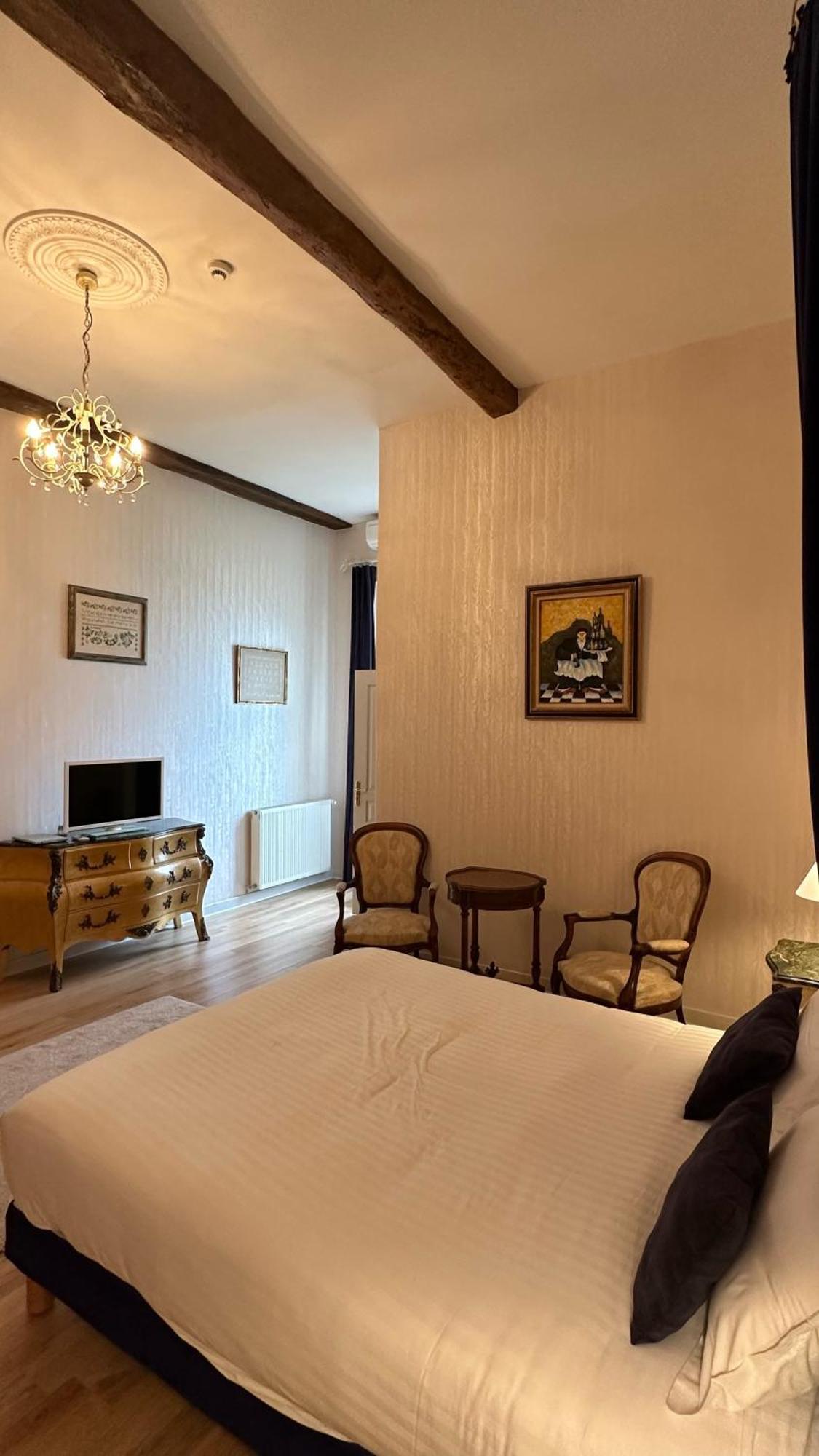 Отель Le Manoir De Lisle Экстерьер фото