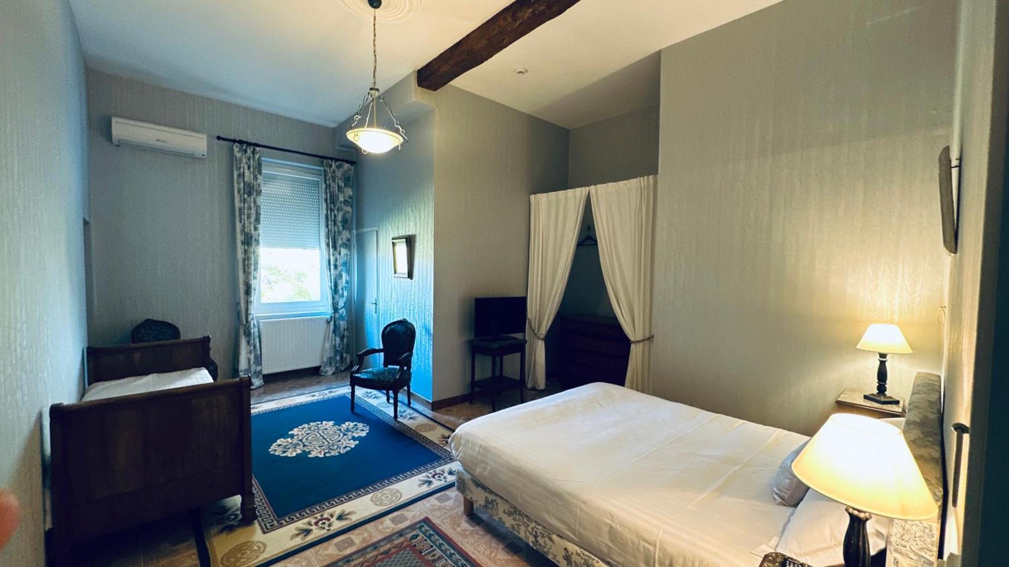 Отель Le Manoir De Lisle Экстерьер фото